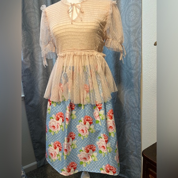 * SALE * Handmade elastic skirt with finished seams and hem! - Picture 1 of 4